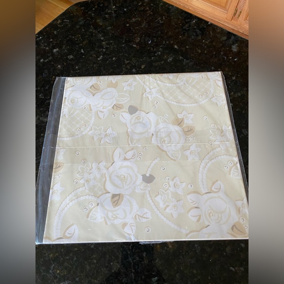 Vintage HALLMARK Bridal Gift Wrap Sheets - Picture 3 of 10